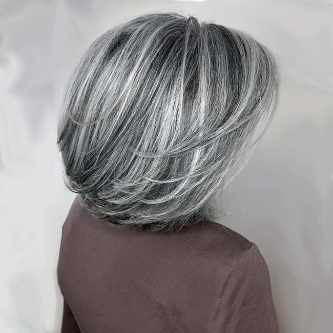 Bright Silver-Gray Layered Bob Wig with Curtain Bangs, Suitable for Women, Synthetic Light Gray Bright Bob Wig, Short Gray Layered Synthetic Wig, Suitable for Black Women (Silver-Gray Mixed Highlights)